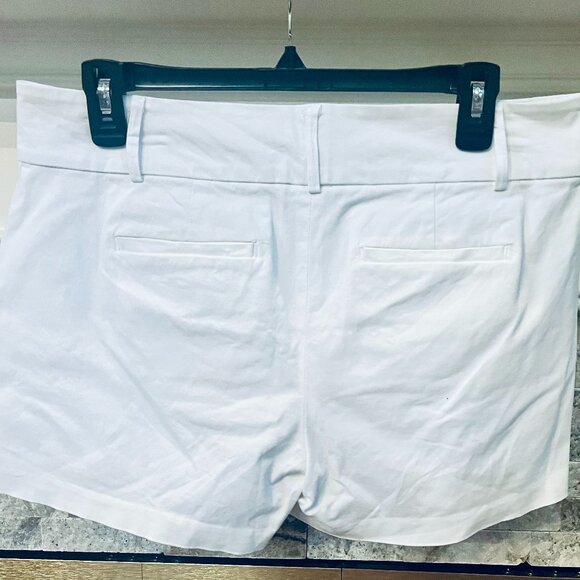 Crown & Ivy White Floral Embroidered Shorts- Women's Size 8 - Picture 5 of 9